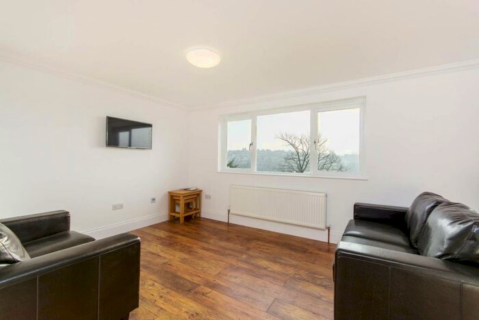 1 Bedroom Flat To Rent In Overhill Road, East Dulwich, London, SE22