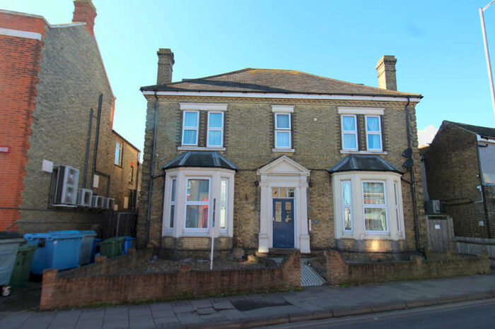 Flat To Rent In High Street, Sheerness, ME12