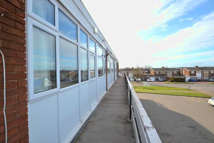 2 Bedroom Flat To Rent In Link Road, Northampton, NN2