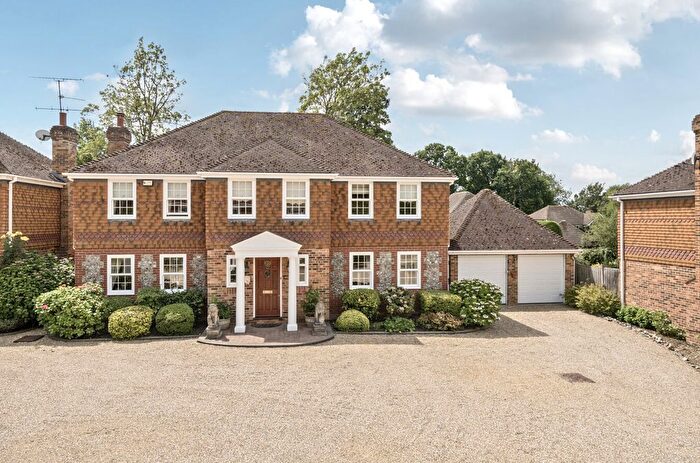 5 Bedroom Detached House For Sale In Leander Place, Calcot, Reading, RG31