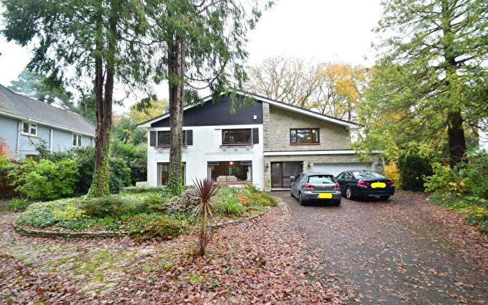 4 Bedroom Detached House To Rent In Bournemouth, BH3