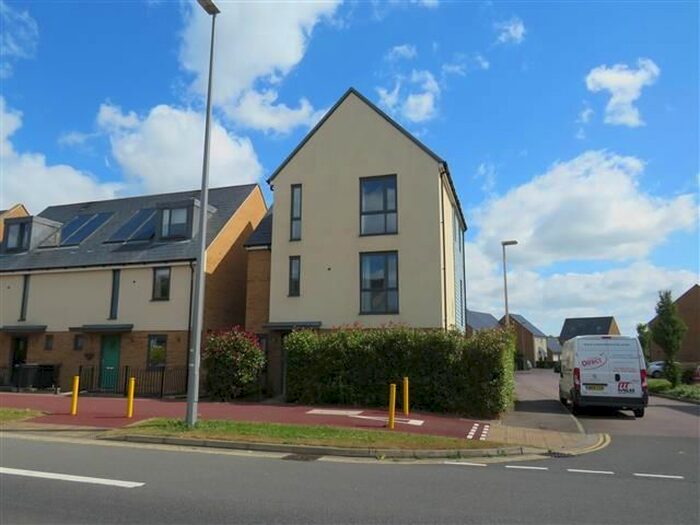 4 Bedroom Detached House To Rent In Fen Street, Brooklands, Milton Keynes, MK10