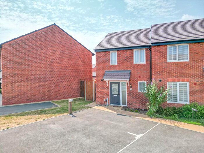 2 Bedroom Semi-Detached House For Sale In Catch Crop Way, Nuneaton, CV11