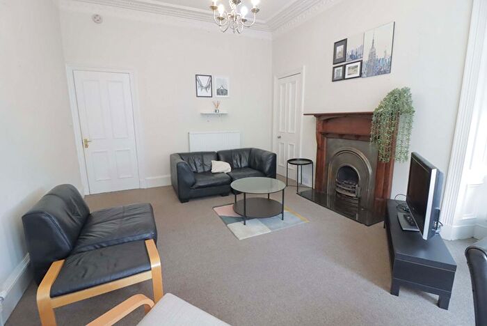 2 Bedroom Flat For Sale In Great Western Road, Glasgow, G4