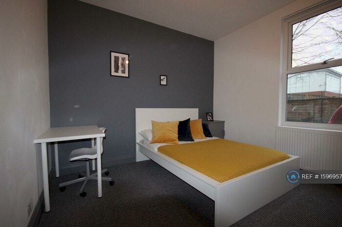 5 Bedroom Terraced House To Rent In Alpha Street, Salford, M6