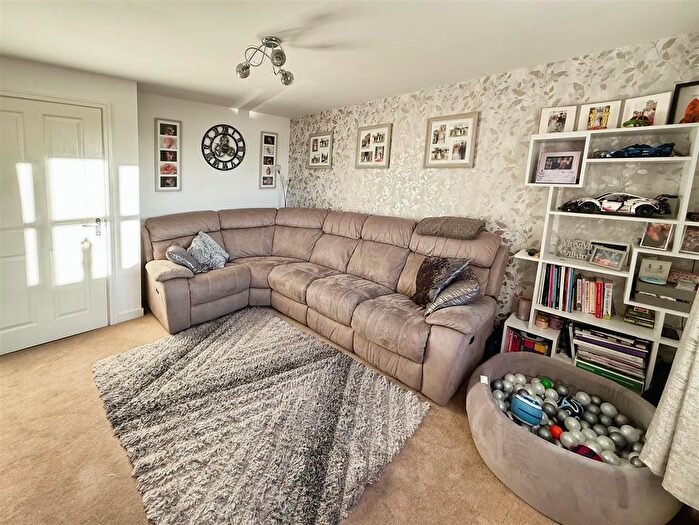3 Bedroom Terraced House For Sale In Oyster Way, Warsop, Mansfield, NG20