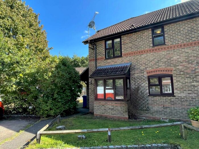 1 Bedroom Semi-Detached House To Rent In Ruth Close, Farnborough, GU14