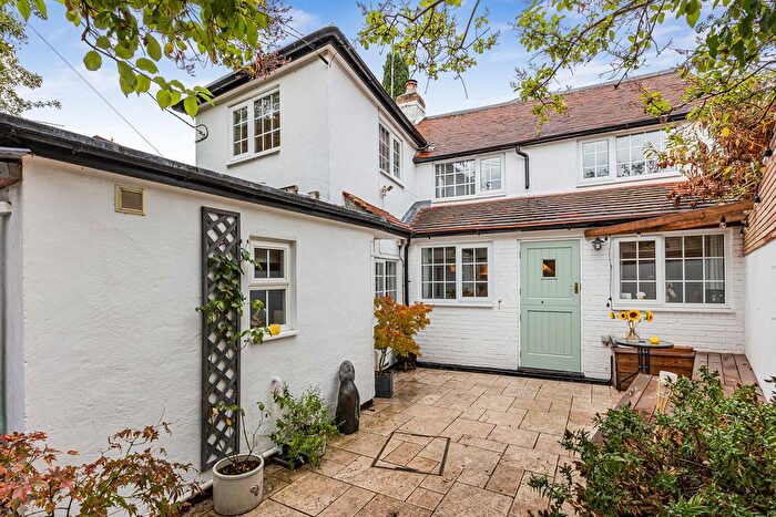 2 Bedroom Detached House For Sale In Blewbury Road, East Hagbourne, OX11