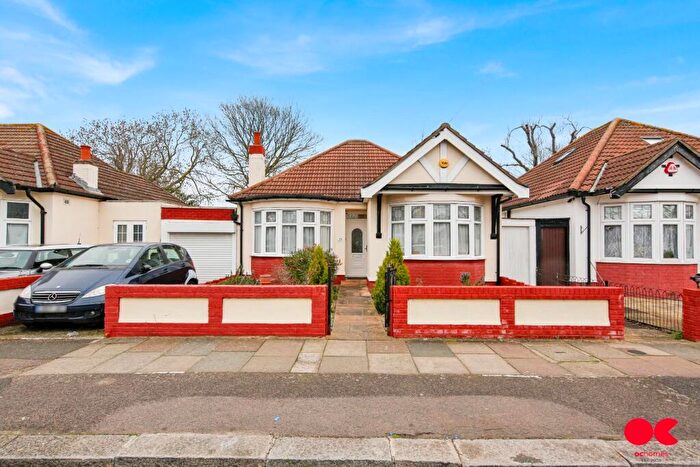2 Bedroom Detached Bungalow For Sale In Epsom Road, Seven KIngs, IG3