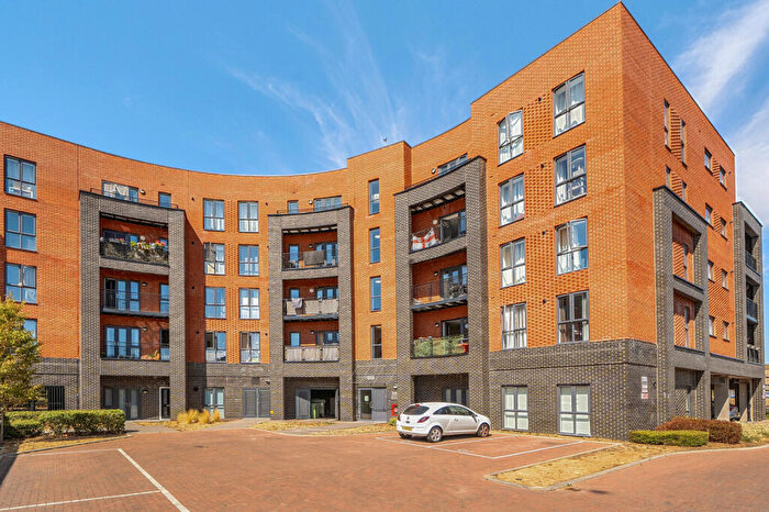 2 Bedroom Apartment For Sale In Nightingale Way, Reading, RG30
