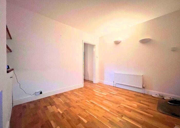 2 Bedroom Terraced House To Rent In Little Street, Reading, RG1