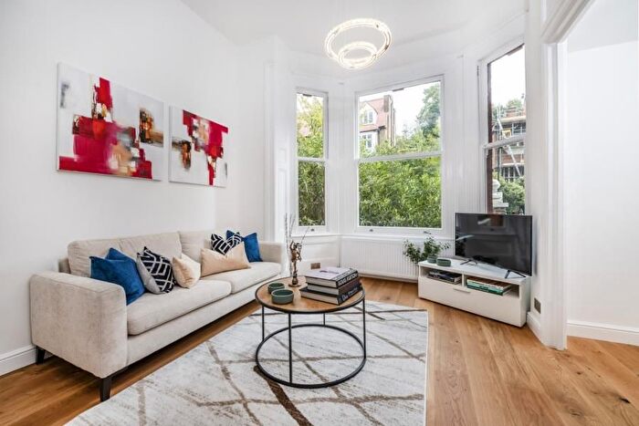 1 Bedroom Flat To Rent In Netherhall Gardens, Hampstead, London, NW3