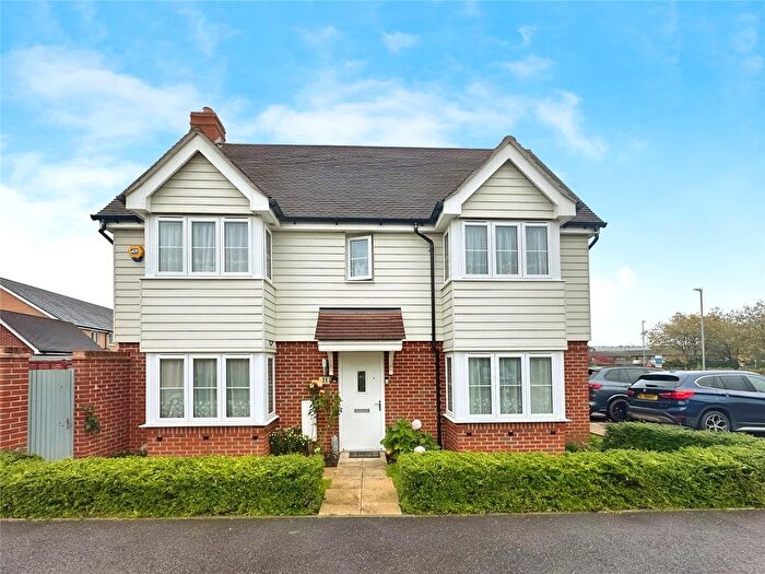 3 Bedroom Semi-Detached House To Rent In Oaken Wood Drive, Maidstone, Kent, ME16