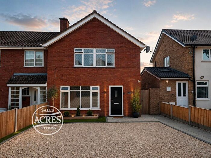 3 Bedroom Semi Detached House For Sale In Blackberry Lane, Four Oaks, B74