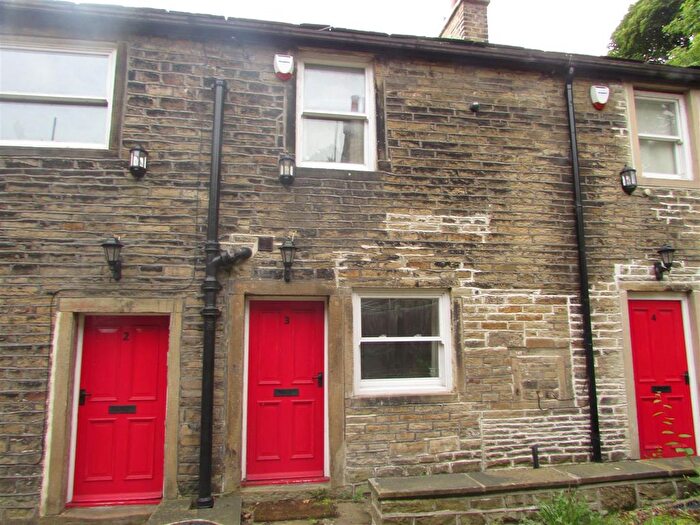 1 Bedroom Terraced House To Rent In Ovenden Road, Halifax, HX3