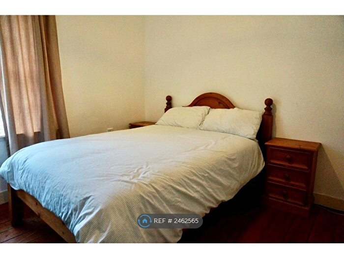 1 Bedroom Flat To Rent In Rosemount Buildings, Edinburgh, EH3