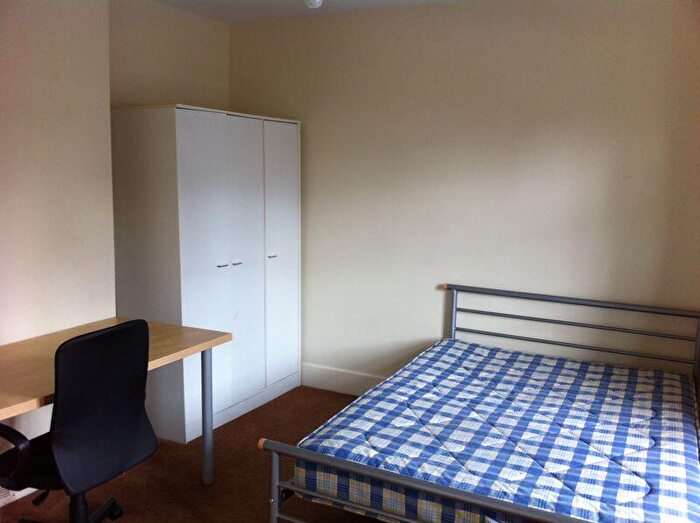 Detached House To Rent In Beeston Road, Nottingham, NG7