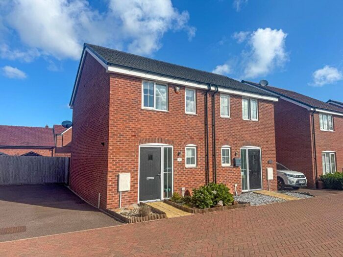 2 Bedroom Semi-Detached House For Sale In Fry Grove, Flitwick, MK45