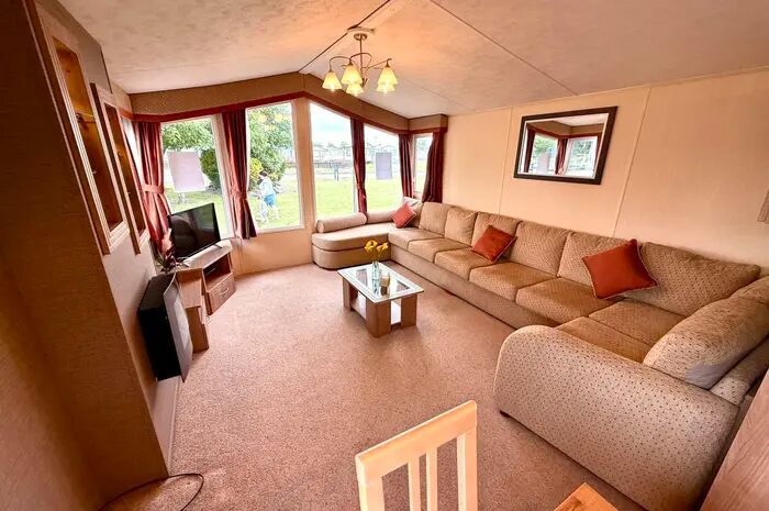 2 Bedroom Mobile/park Home For Sale In Dovercourt Haven Caravan Park, Low Road, Harwich, CO12