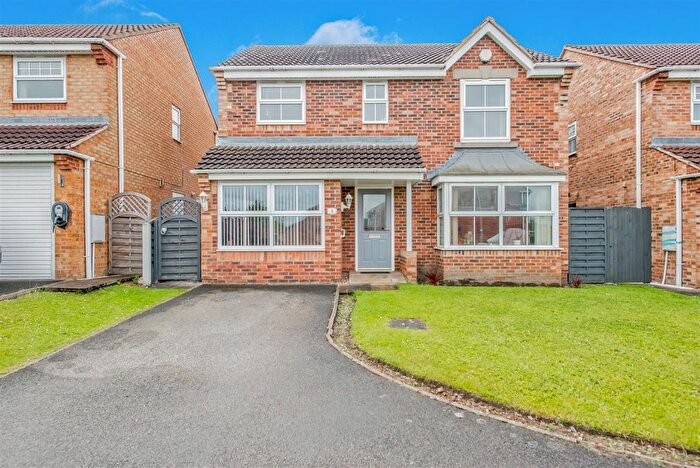 5 Bedroom Detached House For Sale In Windmill Court, Wortley, Leeds, LS12