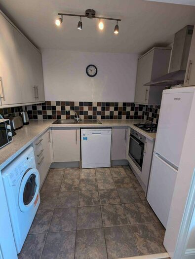 2 Bedroom Flat To Rent In Windsor, Fawcett Road, SL4
