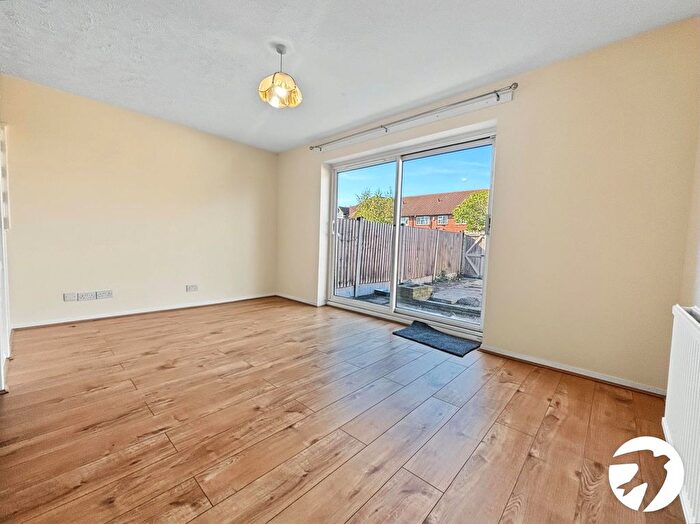3 Bedroom End Terrace House To Rent In Knights Manor Way, Dartford, Kent, DA1