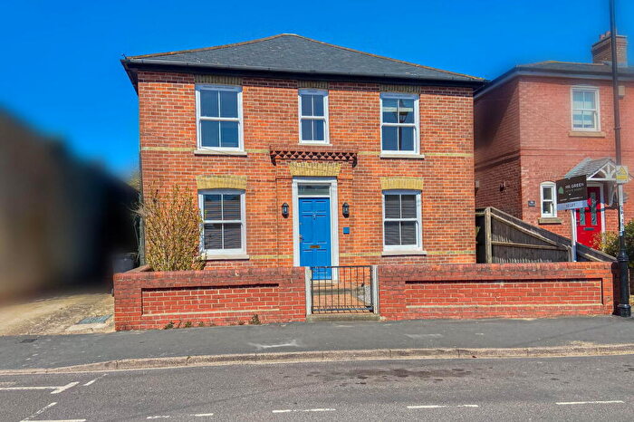 3 Bedroom Detached House To Rent In Wick Lane, Christchurch, Dorset, BH23