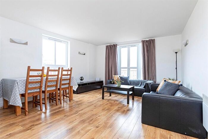 2 Bedroom Flat For Sale In Dryden Building, Commercial Road, London, E1