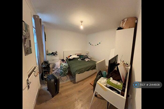 2 Bedroom Flat To Rent In Springfield Lane, London, NW6