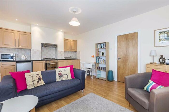 1 Bedroom Flat To Rent In Hillcroft House, Highams Park, London, E4