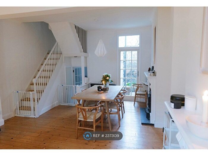 2 Bedroom Terraced House To Rent In Edward's Lane, London, N16