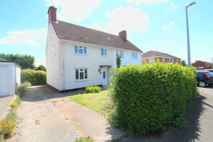 3 Bedroom Semi-Detached House To Rent In Caemawr Road, Caldicot, Mon., NP26