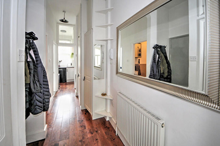 1 Bedroom Flat To Rent In High Road, Whetstone, N20