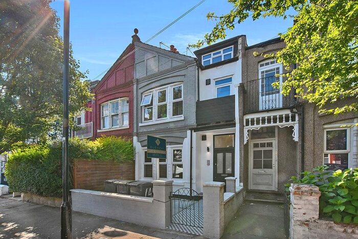 3 Bedroom Flat To Rent In Salisbury Road, London, N4