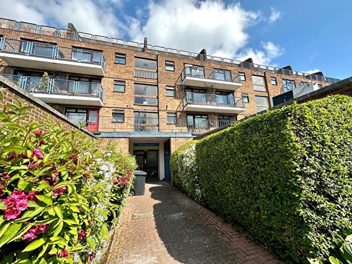 1 Bedroom Flat To Rent In Park Farm Drive, Allestree, Derby, DE22