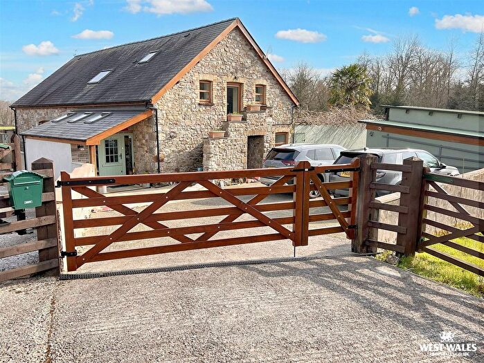4 Bedroom Barn Conversion For Sale In Aberlash, Ammanford, SA18