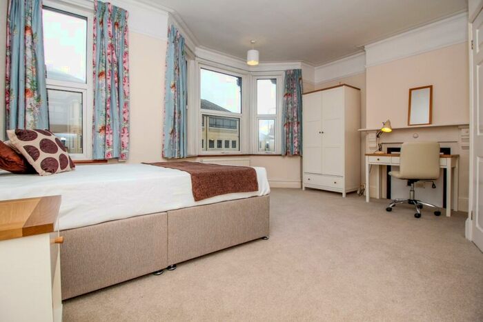 Semi-Detached House To Rent In Banbury Road, Oxford, OX2