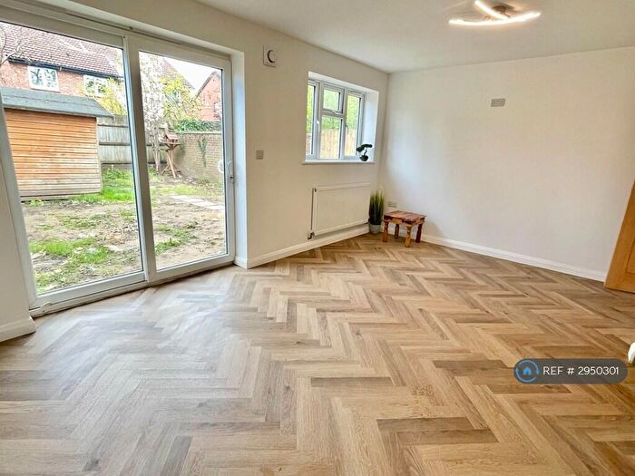 1 Bedroom Flat To Rent In Muscliffe, Bournemouth, BH9