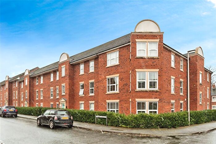2 Bedroom Flat For Sale In Lambert Crescent, Nantwich, Cheshire, CW5