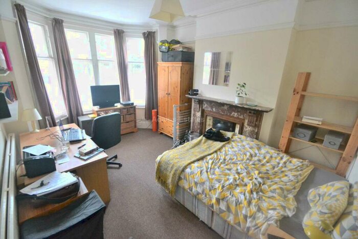 8 Bedroom Semi-Detached House To Rent In Marlborough Avenue, Reading, Berkshire, RG1