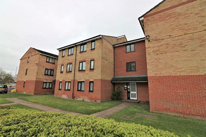 Studio To Rent In Prestatyn Close, Stevenage, SG1