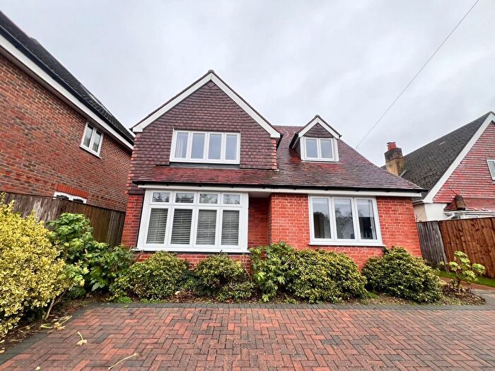 3 Bedroom Detached House For Sale In Wokingham Road, Earley, RG6