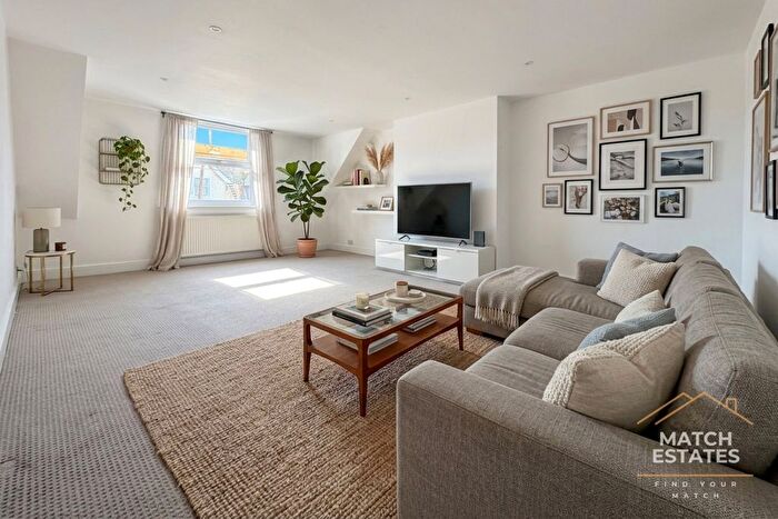2 Bedroom Flat For Sale In Westbourne Gardens, Folkestone, Kent, CT20
