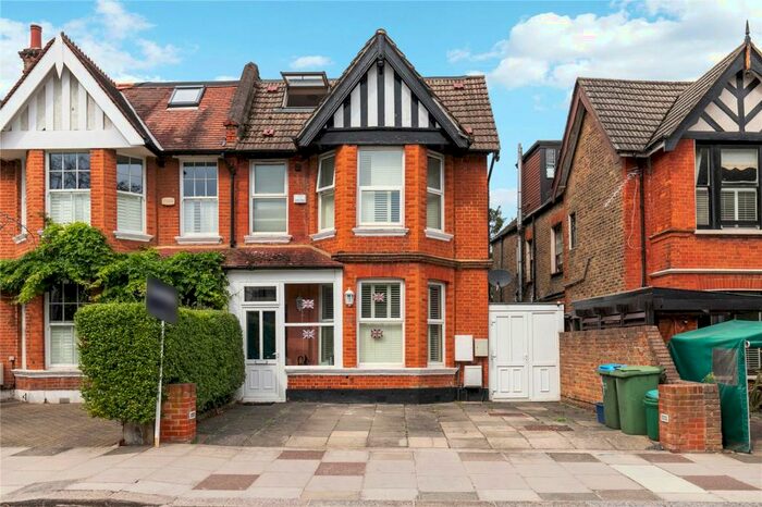 6 Bedroom Semi-Detached House To Rent In Palewell Park, London, SW14