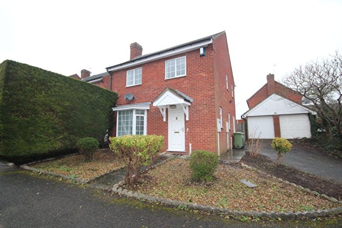 3 Bedroom Detached House To Rent In Senwick Drive, Wellingborough, NN8