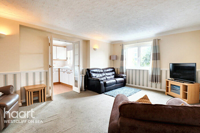 2 Bedroom Retirement Property For Sale In Balmoral Road, Westcliff-On-Sea, SS0