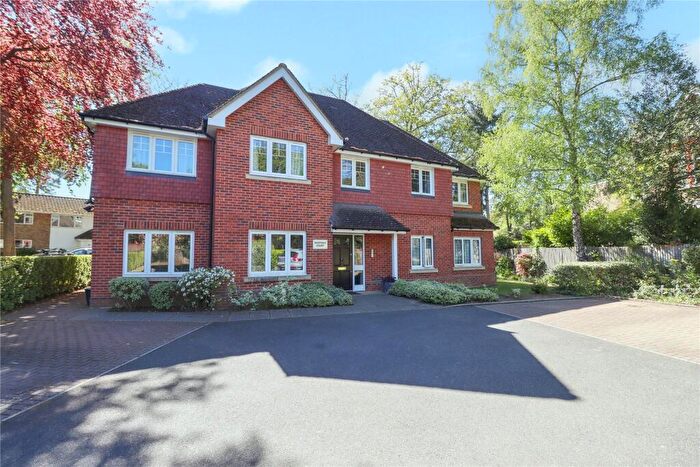2 Bedroom Flat For Sale In Redfinch Court, Pembroke Road, Woking, Surrey, GU22