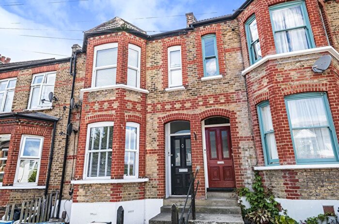 2 Bedroom Flat To Rent In Queen Mary Road, Crystal Palace, Lodnon, SE19