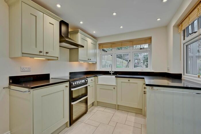 4 Bedroom Detached House To Rent In Anderson Road, Weybridge, KT13