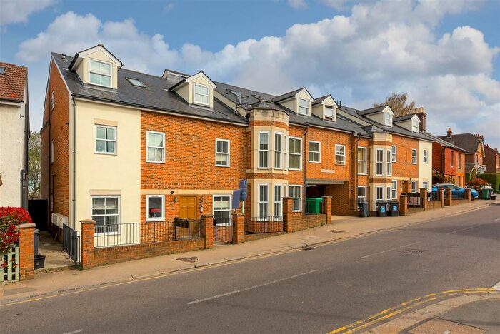 1 Bedroom Flat To Rent In Lesbourne Road, Reigate, RH2